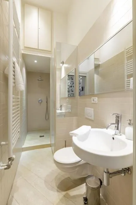 Designer Dream Home With Balcony At Vaci Street Budapeszt Apartament